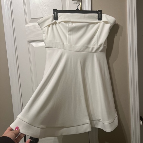 Dresses & Skirts - Juniors plus size white zip up strapless dress size 19